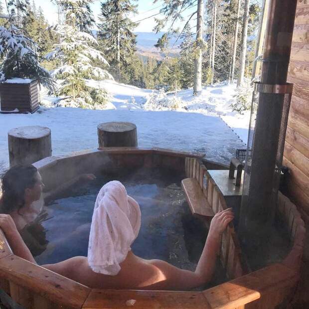 Наталья Могилевская в зимней купели