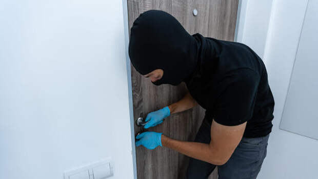 7 верных признаков, что вашу квартиру выбрали для взлома