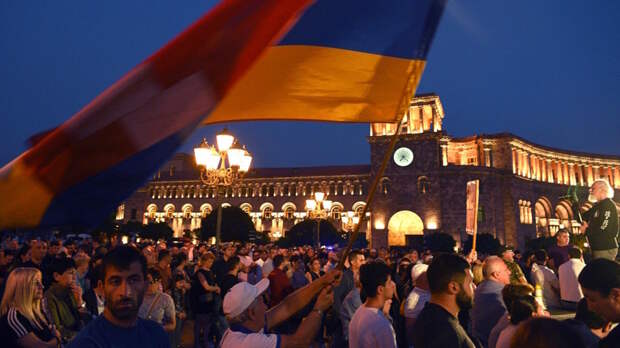 Оппозиция в Армении намерена добиваться отставки Пашиняна путем импичмента