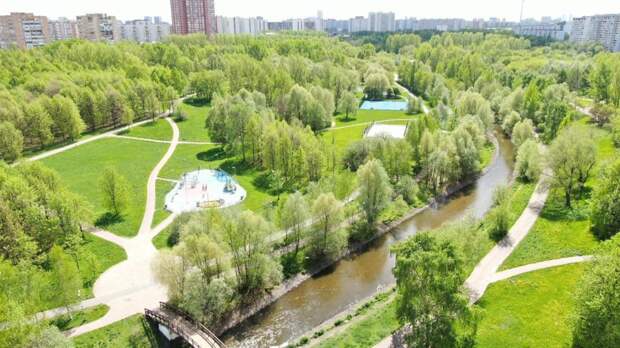 Депутат Мосгордумы Игорь Бускин: Москва остается одним из самых зеленых мегаполисов мира alt