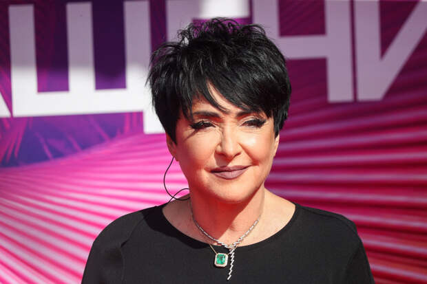 Яна Поплавская заявила, что песни Лолиты не представляют интерес для школьников