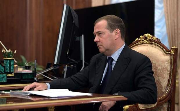 Медведев: результатом санкций будет разрушенный мировой порядок