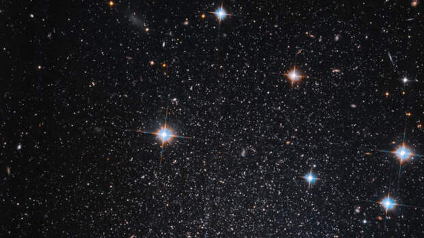 Телескоп «Хаббл» обнаружил новый космический объект с тёмной материей в основе