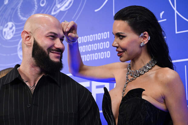 Блогерша Оксана Самойлова призналась, что мысленно уже развелась с Джиганом