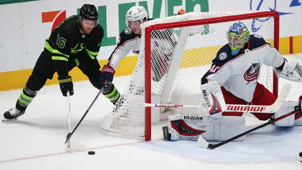 «Коламбус» уступил «Далласу», Тарасов сделал 34 сэйва в дебютном матче НХЛ