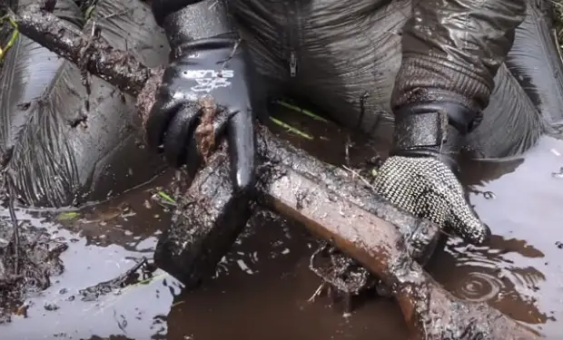 ППД-40 в руках у поисковика: нашли невероятно редкий советский автомат