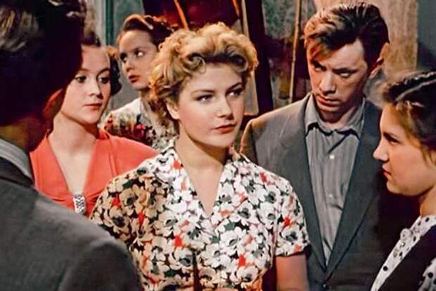 Кадр из фильма *За витриной универмага*, 1955 | Фото: 7days.ru