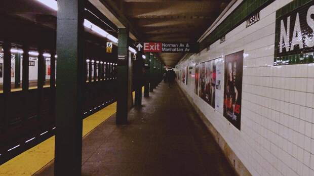Произошла стрельба в метро Нью-Йорка