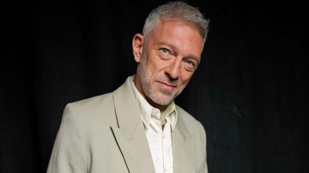 Венсан Кассель провёл отпуск в Бразилии с возлюбленной и детьми: фото