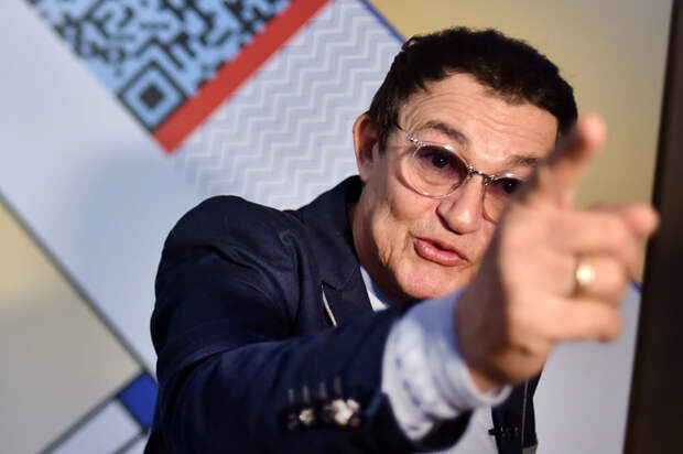 Дибров высказался о Товстике, который увел его жену: "Это не вина Ромы, это его беда"