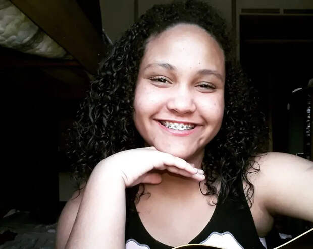 В Бразилии трагически погибла 21-летняя певица Масиэла, катаясь на карусели