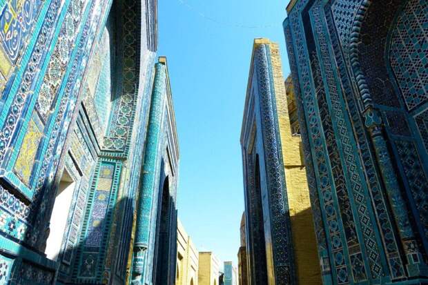 Рестораны Узбекистана: от планшетов до шашлычных дворцов