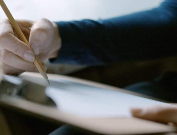 В России ребенок проткнул себе живот карандашом