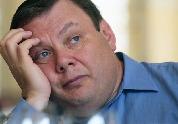 «Мне стоит убирать дом самому»: Миллиардер Фридман пожаловался на отсутствие денег после санкций