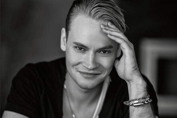 Почему SHAMAN разводится с Мартыновой, которая была рядом, когда в него никто не верил