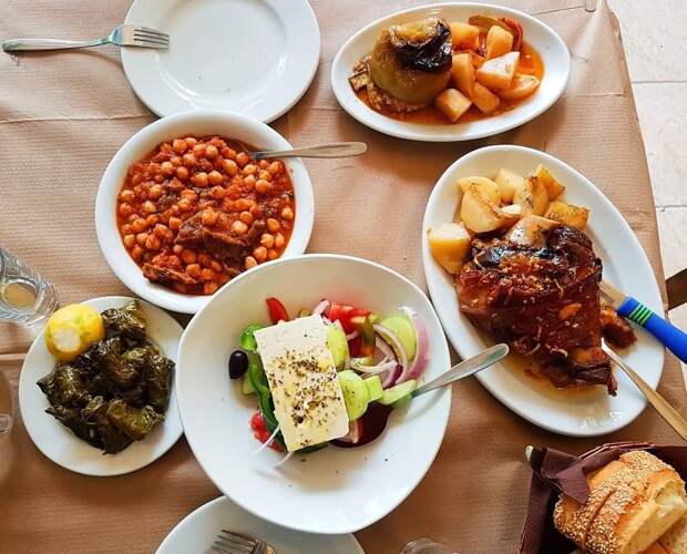 Food-of-Greece-A-Greek-meal