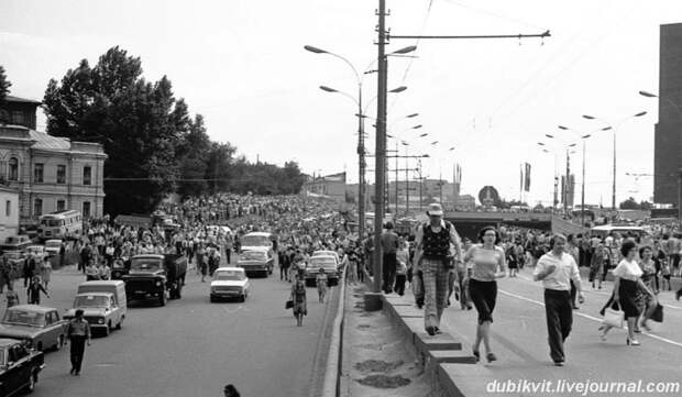 078 Прощание с Владимиром Высоцким. Фото Павла Сухарева 28 июля 1980 года