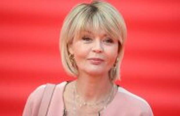 Шоу-бизнес: Как повторила судьбу матери Юлия Меньшова, и Как выглядит и чем занимаются её взрослые дети