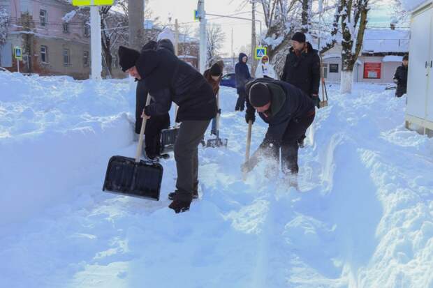 Когда университет — часть города: АГУ вышел на борьбу со снежной стихией