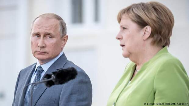Эксперт: Меркель продолжает придерживаться догмы «глобалистского клана»