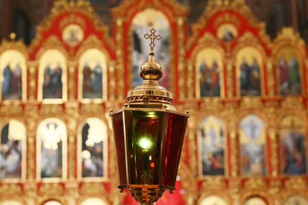 Монах объяснил, почему нельзя венчаться до Красной горки