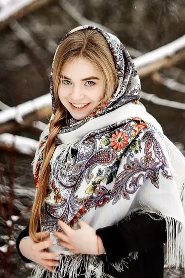 Красивый русский платок