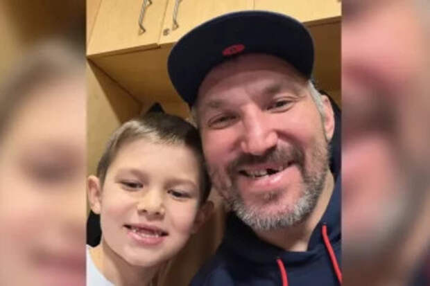 NHL.com о трогательной истории в семье Овечкина: сын Сергей ещё никогда не был так похож на своего отца