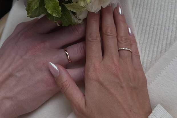 Жена Алексея Воробьева показала фото с их тайной свадьбы в честь годовщины