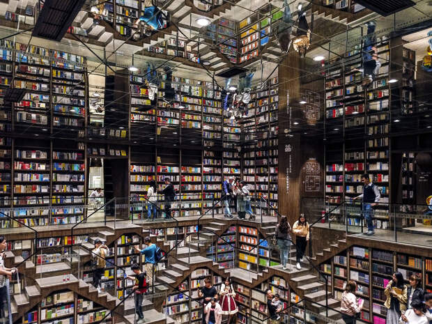 Красивый книжный магазин в Чунцине, Китай