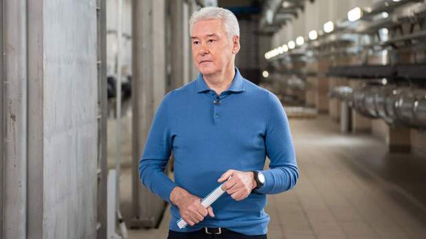 Собянин осмотрел ход реконструкции кинотеатра «Баку» и поликлиники № 62