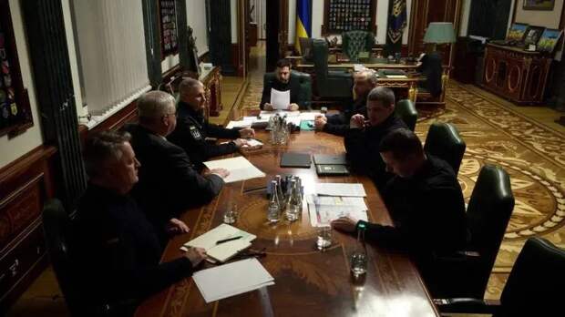 В Киеве объяснили, почему Зеленский готов отправить лучшие силы ПВО на Ближний