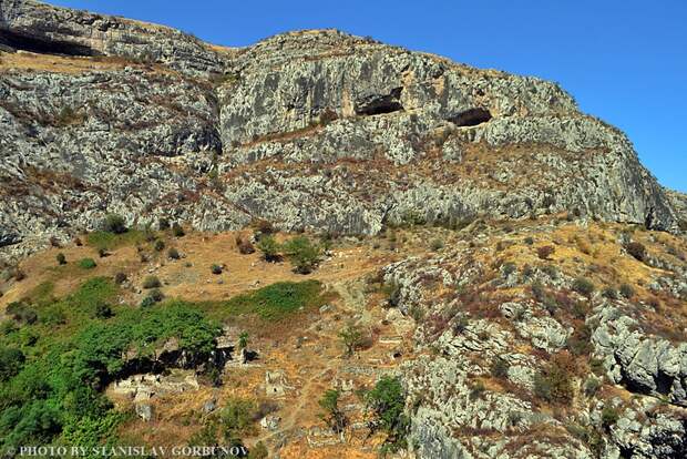 В царстве камней, мха и воды: почему стоит побывать в ущелье Унот в Нагорном Карабахе