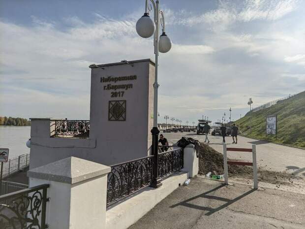 Начался монтаж арт-объекта 