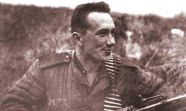 Кто был прототипами героев фильма «В бой идут одни старики» Кто был прототипами героев фильма «В бой идут одни старики» Быков, в бой идут одни старики, кино, прототипы персонажей