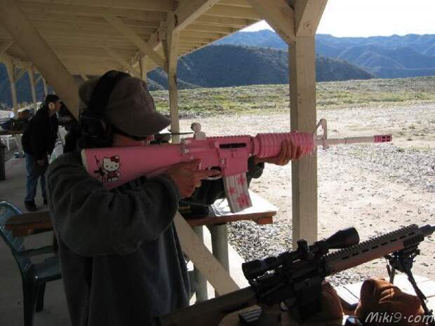 Hello-Kitty-Assault-Rifle
