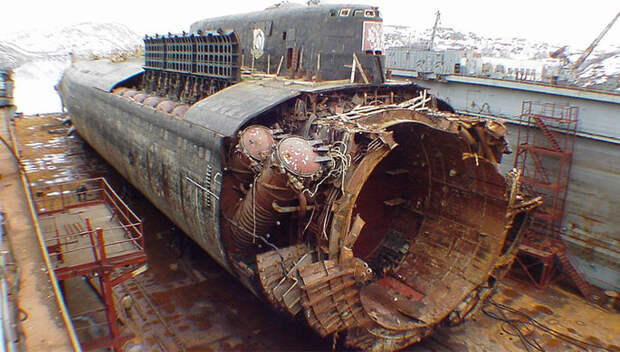 12 августа 2000 года. К-141 «Курск». Трагическая гибель всего экипажа подлодки (118 человек) в...