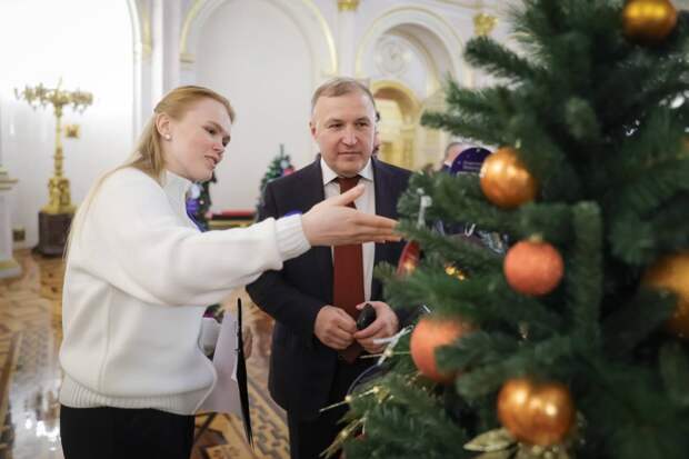 Глава Адыгеи принял участие в акции "Ёлка желаний" в Москве