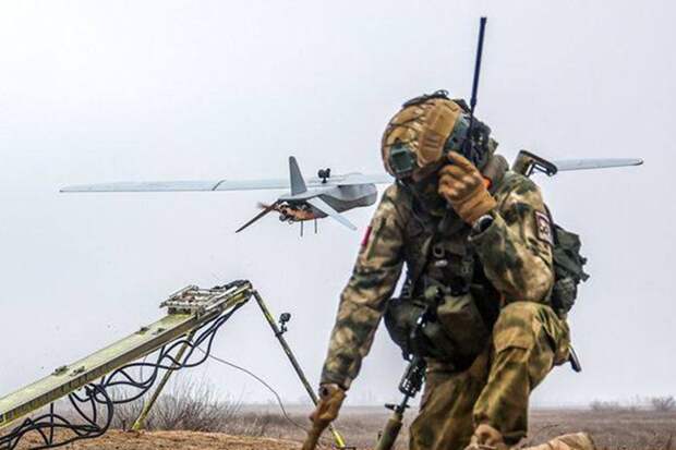 Новогодние наборы с неба: дроны доставили подарки бойцам на передовой