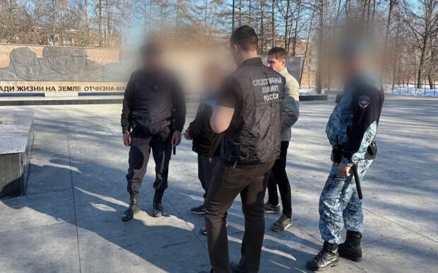 В Ижевске пьяный мужчина обжег провода в Вечном огне