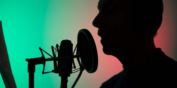 Голоса, которые создают миры: как устроена работа чтеца