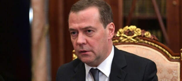 Медведев: Нашему врагу помогает весь мир, а мы все делаем в одиночку