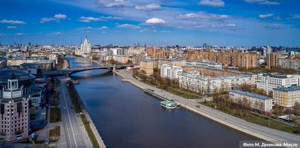 Депутат Николаева: В бюджете Москвы закреплен рост зарплат бюджетников Фото: М. Денисов mos.ru