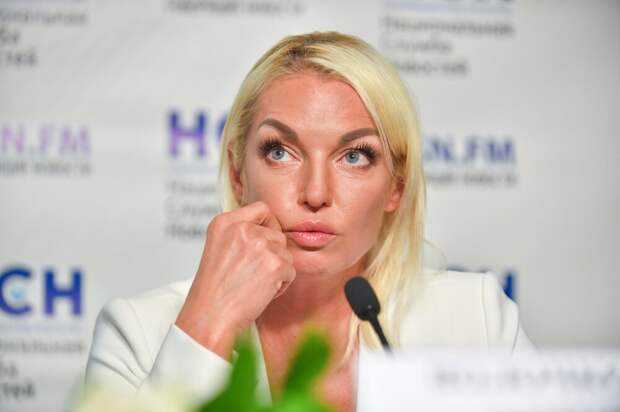 Волочкова заявила, что ее дочь стесняется своей фамилии