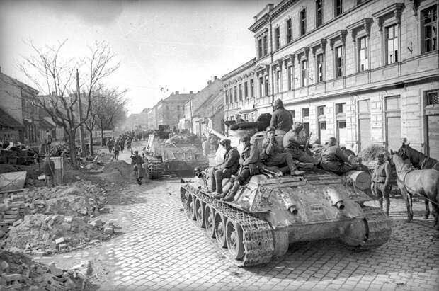 Освобожденная Европа глазами советских фотографов