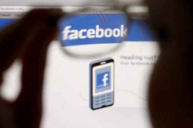 На Facebook подали в суд за сканирование личных сообщений. Фото: Thomas Hodel / Reuters