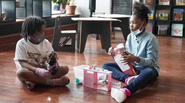 «Мой путь в магазин»: девятилетняя свидетельница гибели Джорджа Флойда напишет книгу о пережитом