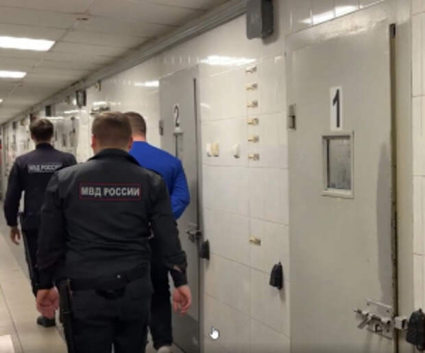 Подмосковные полицейские задержали участников организованной группы, инсценировавшей ДТП для получения страховых выплат