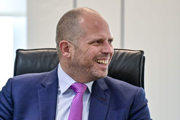 Обещавший уничтожить Москву глава минобороны Бельгии отчитался о призыве