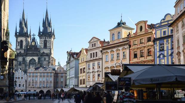 В Чехии потребовали отставки чиновника, осудившего поставки оружия Киеву