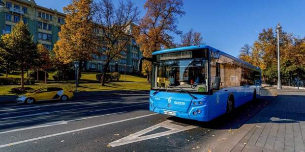 Почти 10 тыс нарушений масочного режима на транспорте выявлено в Москве с 28 октября. Фото: Е. Самарин mos.ru